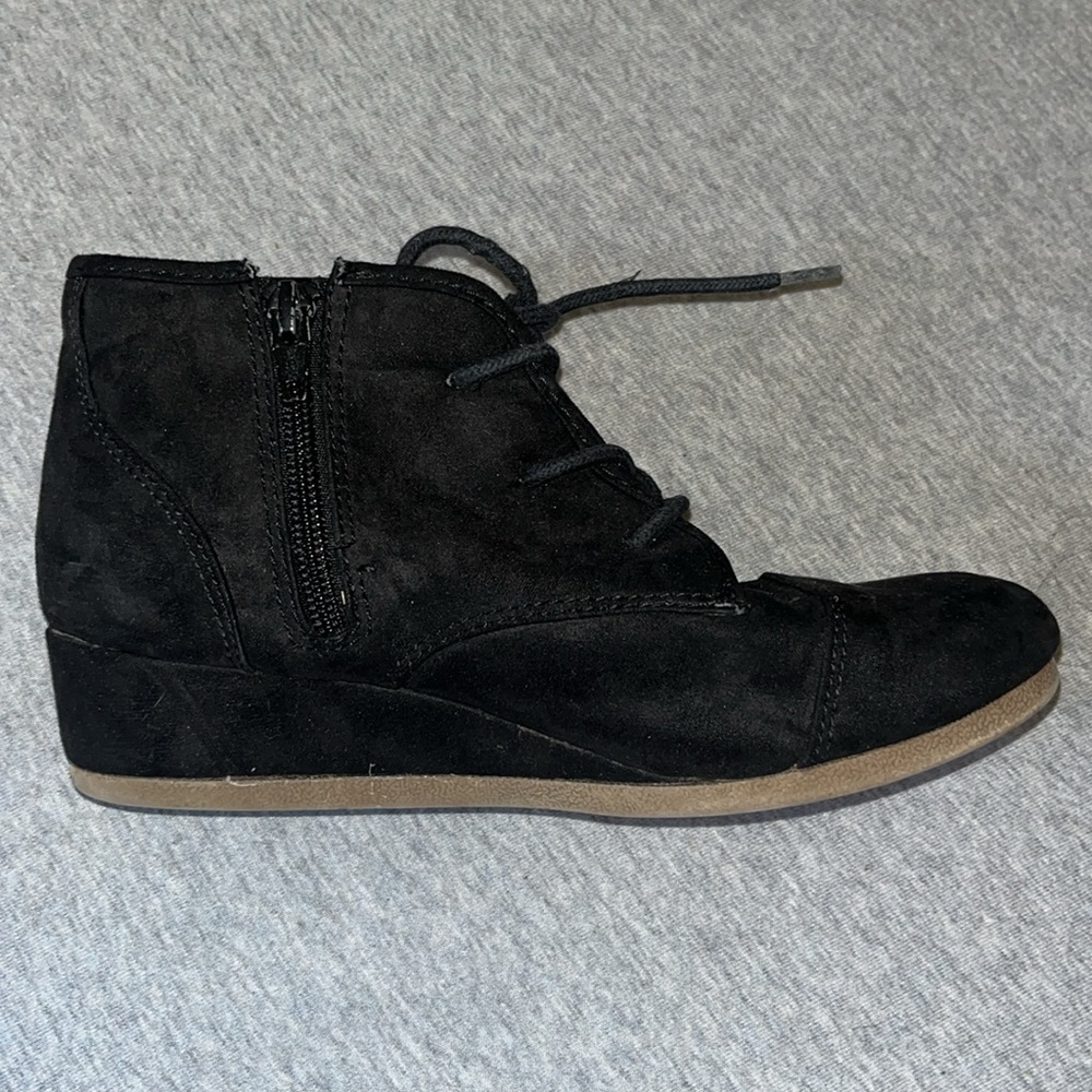Girls Black lace up shoes - Picture 3 of 5